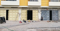 Pintu Lipat Besi Garasi Gudang