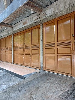 Pintu Lipat Besi